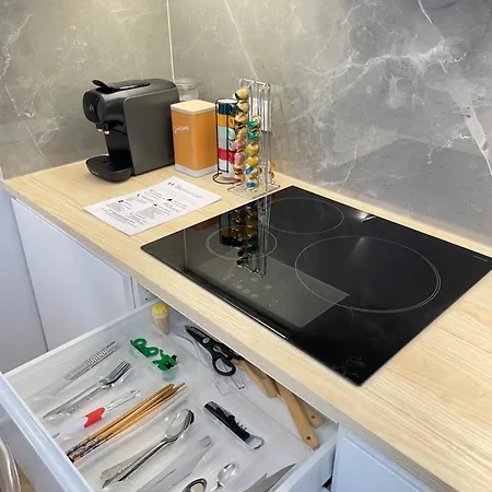 Paris-alesia Super 2 Pieces De 39m2 - Tres Cosy Pour 1 - 5 Personnes Totalement Refait A Neuf -entire Luxurious And Warm -paris Alesia 14eme - Proche Aeroport Paris-orly - Parc Des Expositions Porte De Versailles Free Wifi Gratu Apartment *
